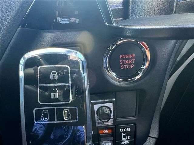 TOYOTA VOXY 4WD 2021 Image 31