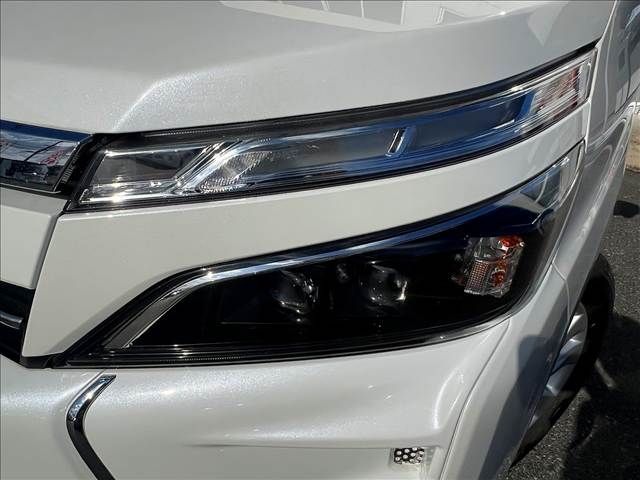 TOYOTA VOXY 4WD 2021 Image 31