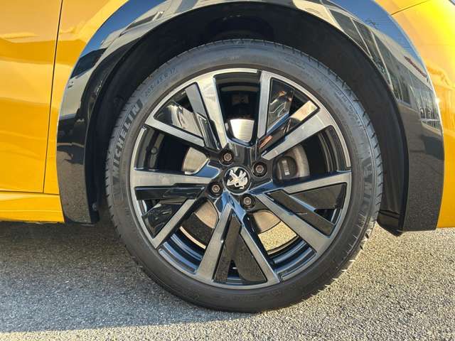 PEUGEOT 208 2022 Image 31