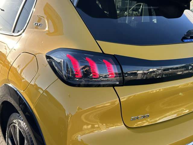 PEUGEOT 208 2022 Image 31