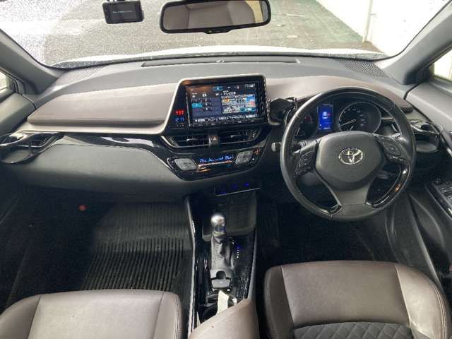 TOYOTA C-HR 2017 Image 31