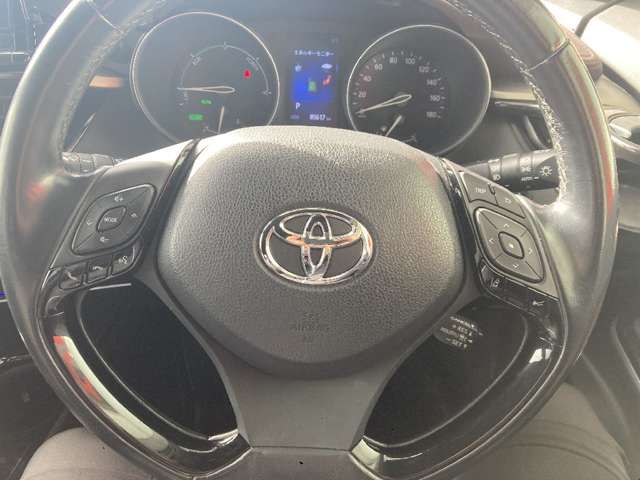 TOYOTA C-HR 2017 Image 31