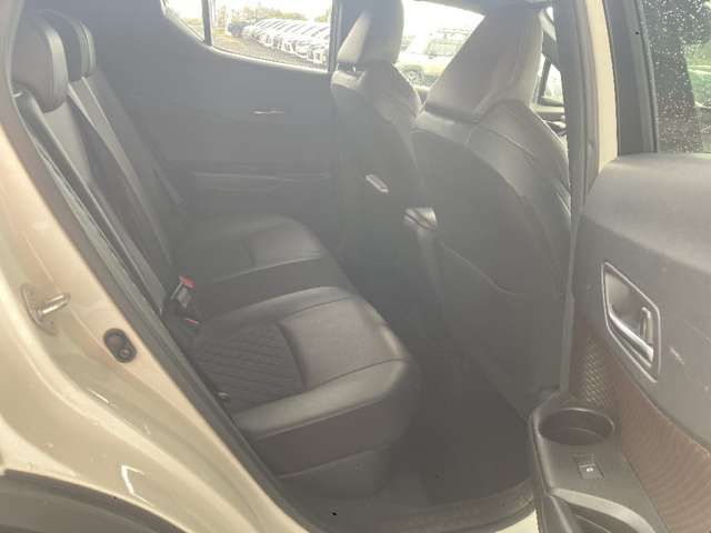 TOYOTA C-HR 2017 Image 31