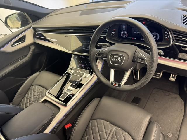 AUDI Q8 2025 Image 31