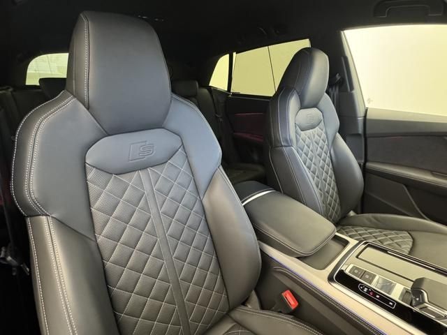 AUDI Q8 2025 Image 31