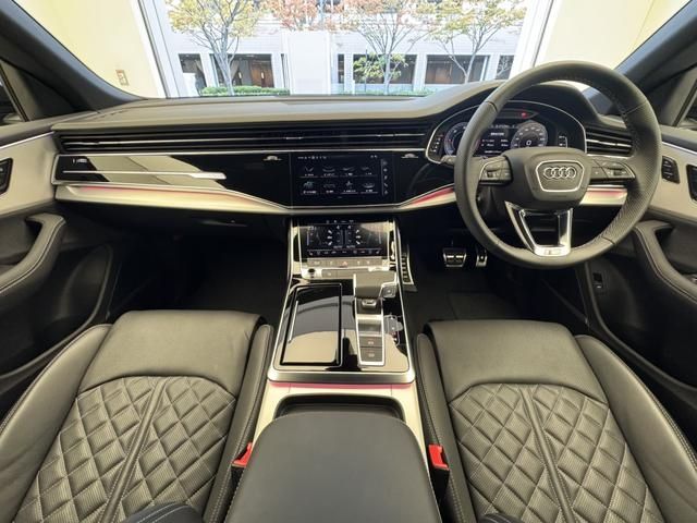 AUDI Q8 2025 Image 31