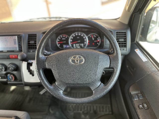 TOYOTA HIACE VAN 4WD 2019 Image 31