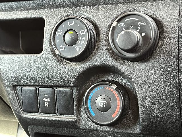 TOYOTA HIACE VAN 4WD 2019 Image 31