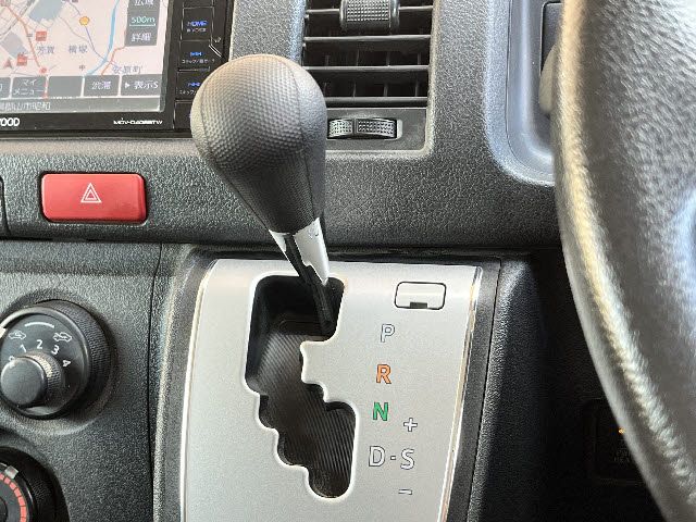 TOYOTA HIACE VAN 4WD 2019 Image 31