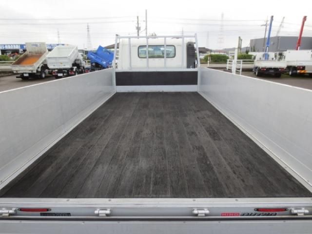 HINO DUTRO 2014 Image 31