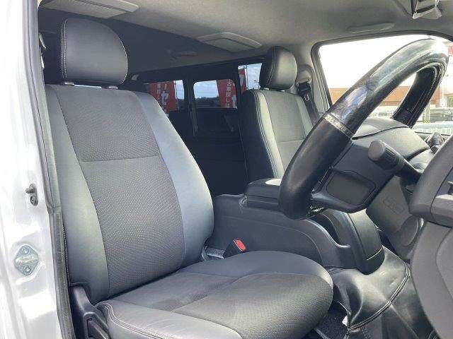 TOYOTA HIACE VAN 4WD 2018 Image 31