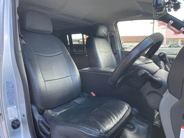 NISSAN NV350 CARAVAN 4WD 2018 Image 31