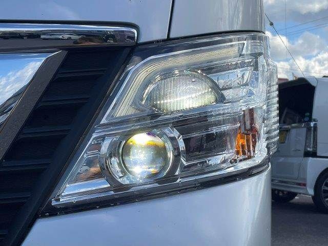 NISSAN NV350 CARAVAN 4WD 2018 Image 31