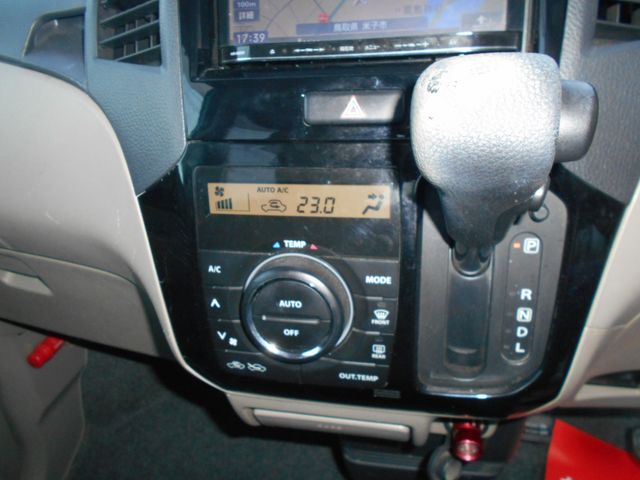 NISSAN ROOX 2012 Image 31