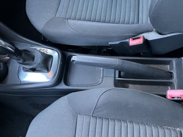 VOLKSWAGEN POLO 2011 Image 31