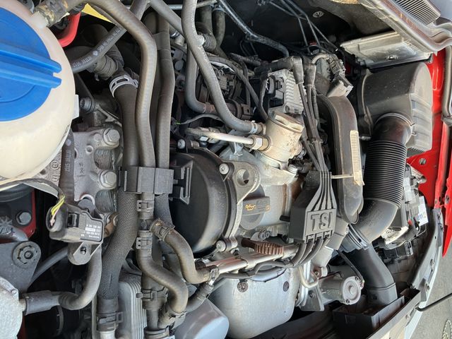 VOLKSWAGEN POLO 2011 Image 31