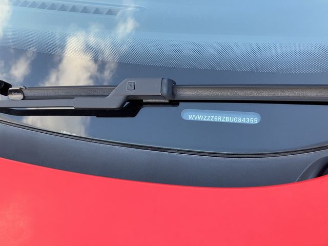 VOLKSWAGEN POLO 2011 Image 31