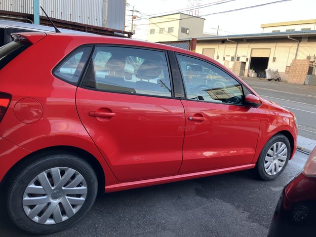 VOLKSWAGEN POLO 2011 Image 31