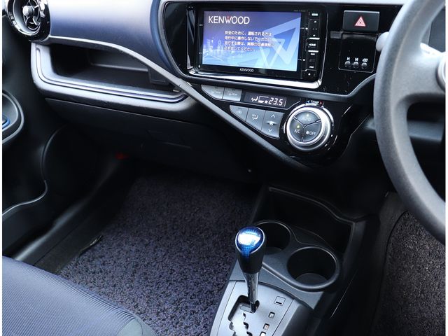 TOYOTA AQUA 2016 Image 31