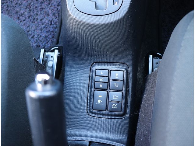 TOYOTA AQUA 2016 Image 31