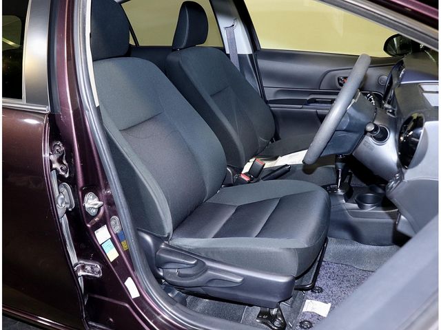 TOYOTA AQUA 2016 Image 31