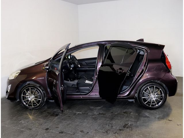 TOYOTA AQUA 2016 Image 31