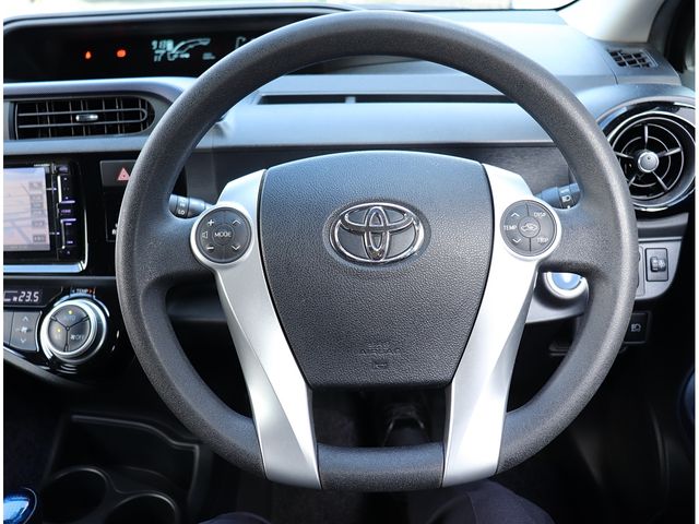 TOYOTA AQUA 2016 Image 31