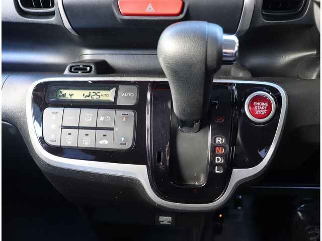 HONDA N BOX 2015 Image 31