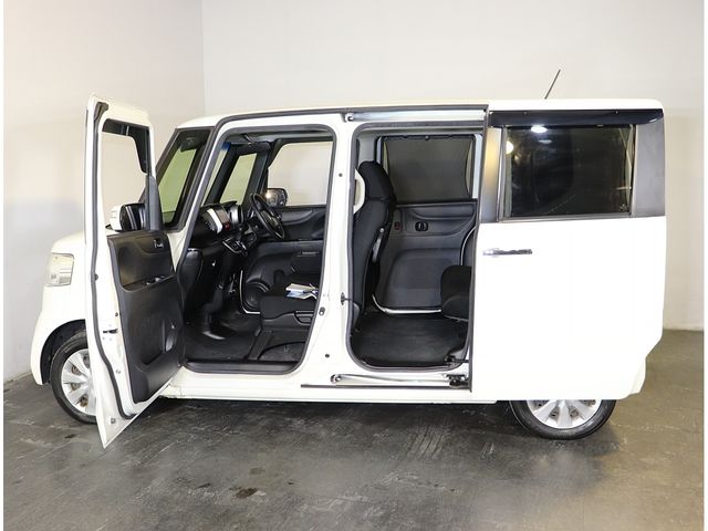 HONDA N BOX 2015 Image 31