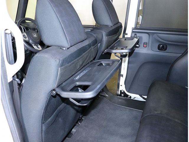 HONDA N BOX 2015 Image 31