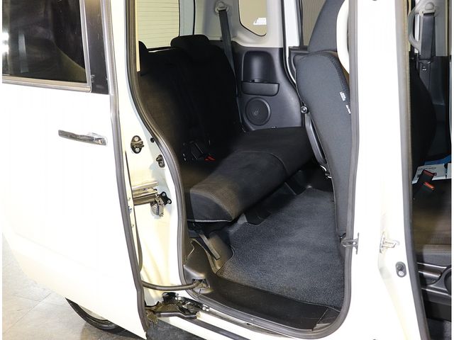 HONDA N BOX 2015 Image 31