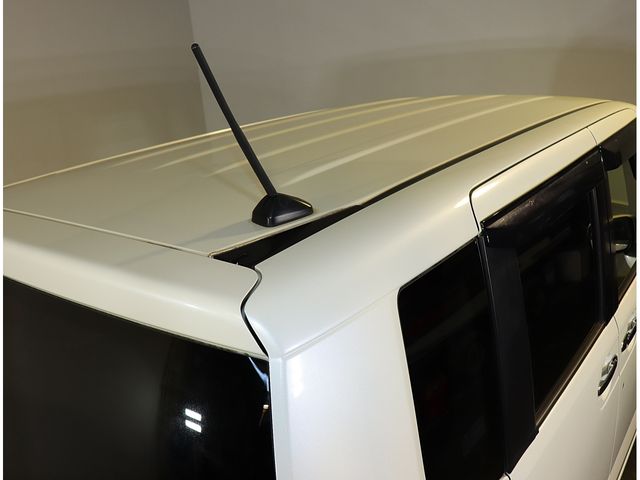 HONDA N BOX 2015 Image 31