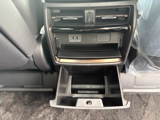 TOYOTA ALPHARD HYBRID 2024 Image 31