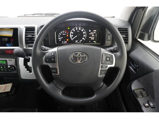 TOYOTA HIACE WAGON 4WD 2025 Image 31