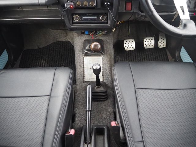 SUZUKI JIMNY 4WD 1996 Image 31