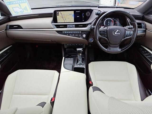 TOYOTA LEXUS ES300H 2021 Image 31