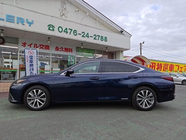 TOYOTA LEXUS ES300H 2021 Image 31
