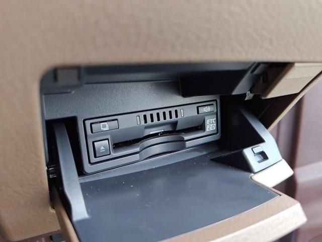 TOYOTA LEXUS ES300H 2021 Image 31