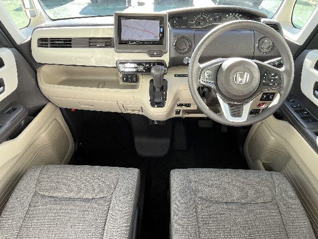 HONDA N BOX 2017 Image 31