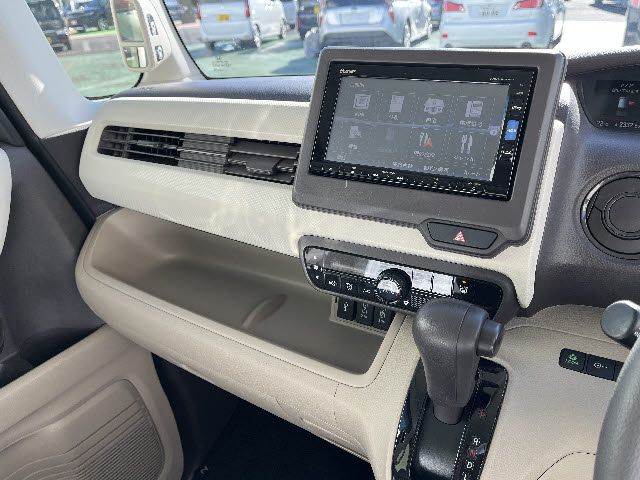 HONDA N BOX 2017 Image 31