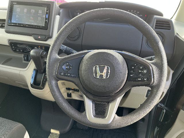 HONDA N BOX 2017 Image 31