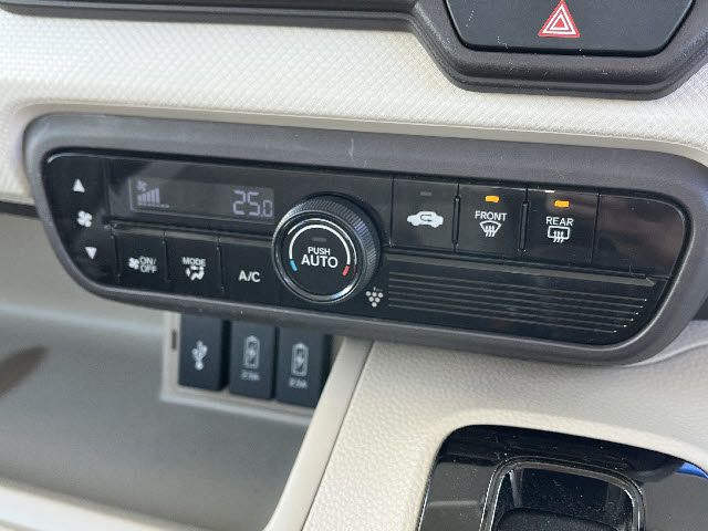 HONDA N BOX 2017 Image 31