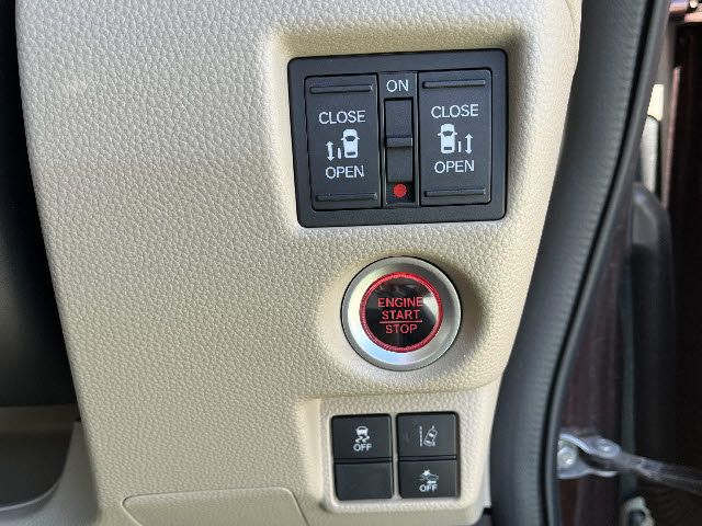 HONDA N BOX 2017 Image 31