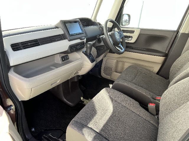 HONDA N BOX 2017 Image 31