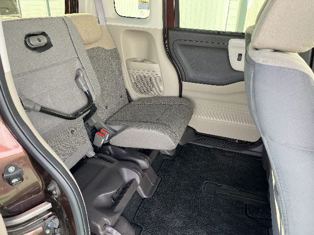 HONDA N BOX 2017 Image 31