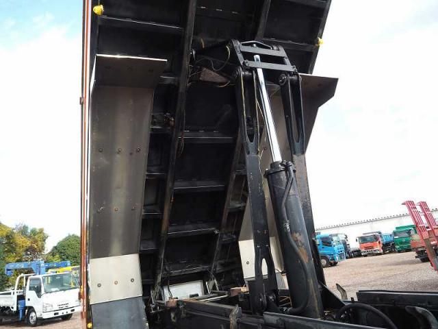 MITSUBISHI FUSOU SUPER GREAT 2014 Image 31