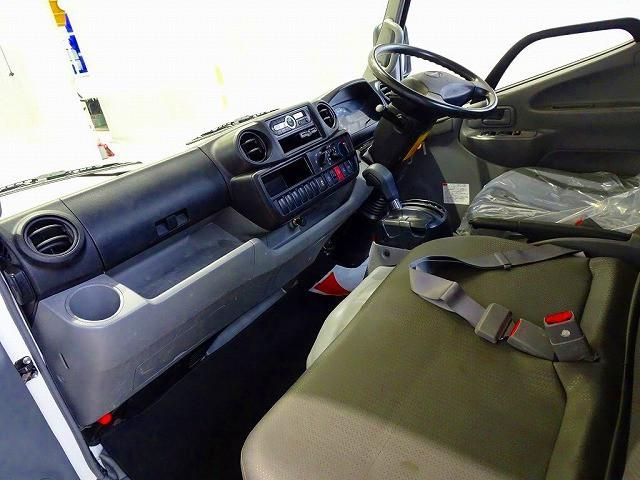 HINO DUTRO 2017 Image 31