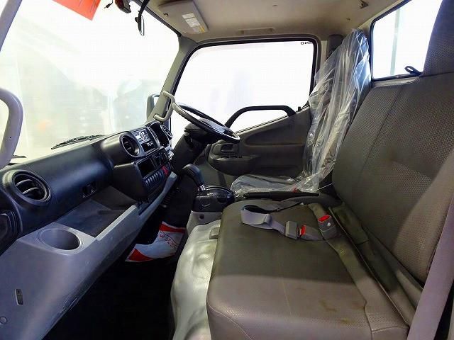 HINO DUTRO 2017 Image 31