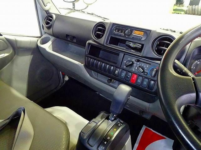 HINO DUTRO 2017 Image 31