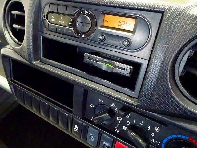 HINO DUTRO 2017 Image 31